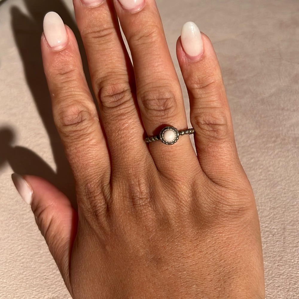 Pandora Ring semi pink stone